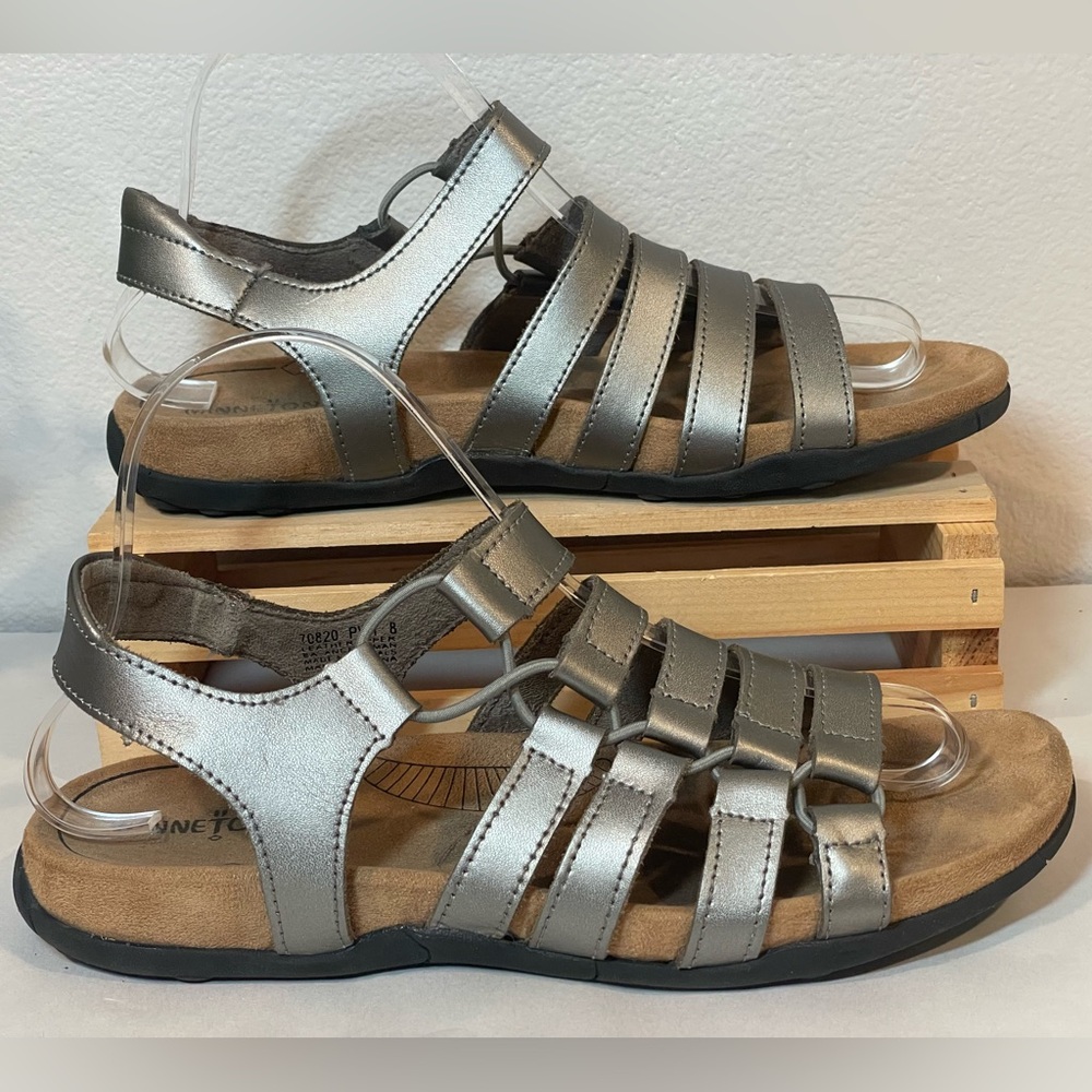 💥3/$50 Minnetonka Pewter Silver Strappy Comfort Sandals Cushioned Footbed